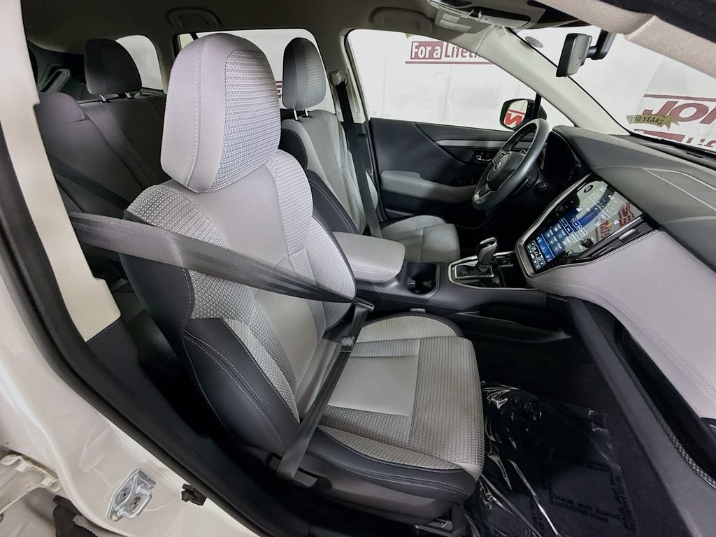 Used 2024 Subaru Outback Premium AWD/4WD image 32