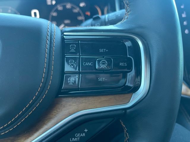 Used 2023 Jeep Grand Wagoneer L Series III w/ Rear Seat Video Group 1 AWD/4WD image 24