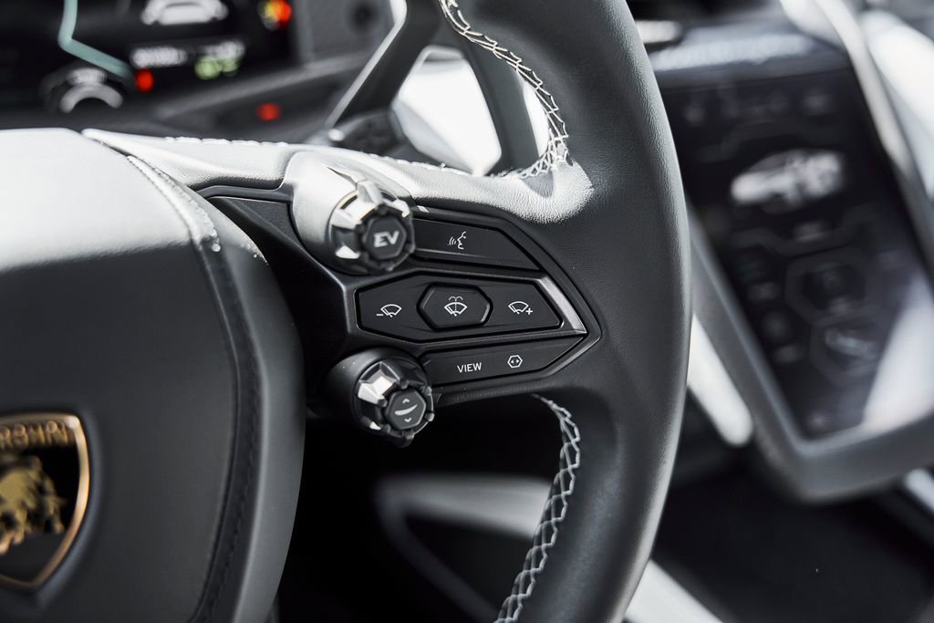 Used 2026 Lamborghini Revuelto AWD/4WD image 54