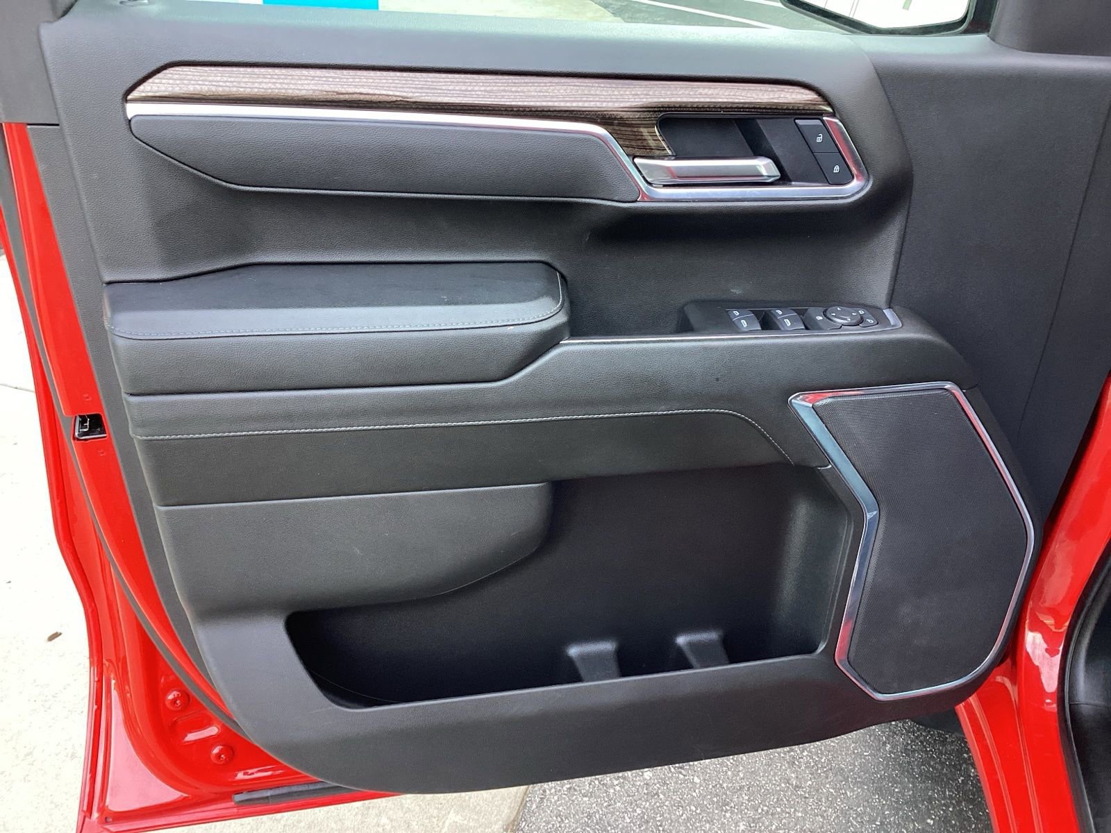 Used 2025 Chevrolet Silverado 1500 LT image 20