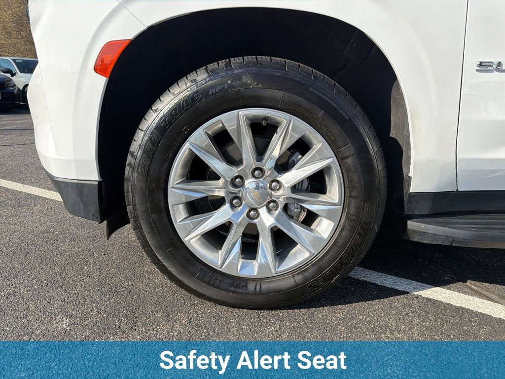 Used 2023 Chevrolet Suburban Premier image 34