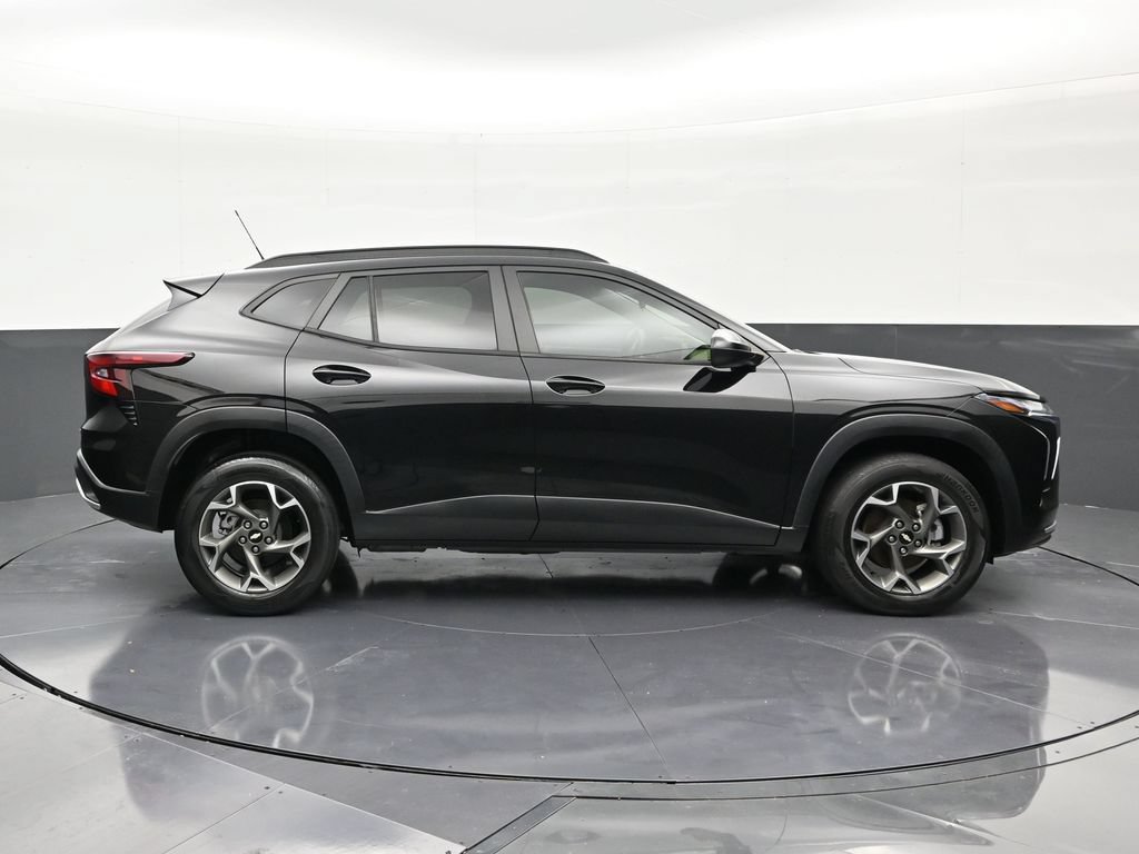 Used 2024 Chevrolet Trax LT FWD image 6