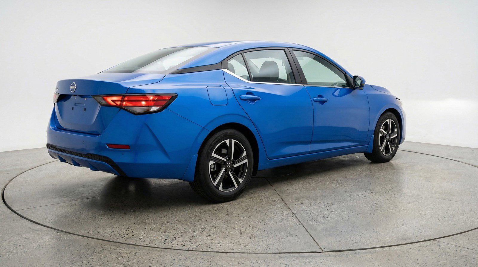 Used 2025 Nissan Sentra SV image 7
