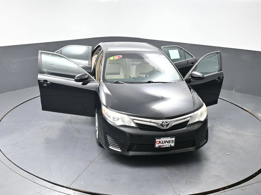 Used 2014 Toyota Camry LE FWD image 53