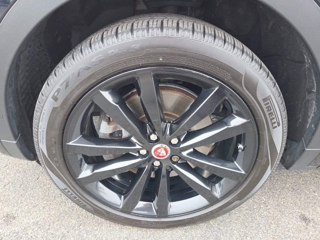 Used 2019 Jaguar E-PACE R-Dynamic SE image 16