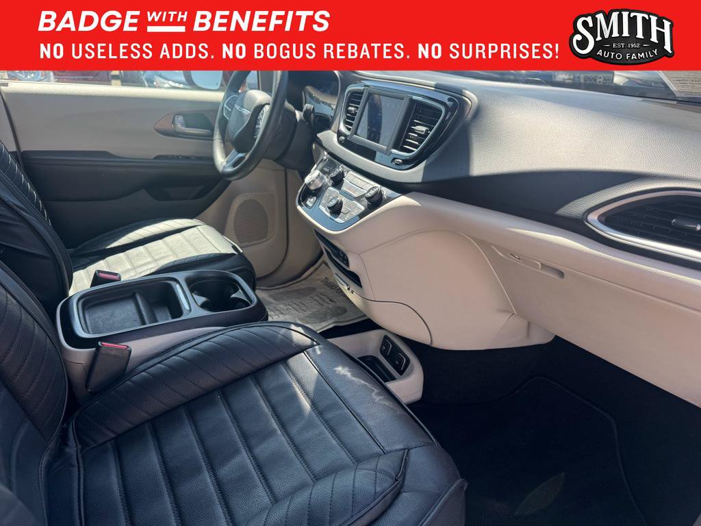 Used 2018 Chrysler Pacifica Touring Plus FWD image 23