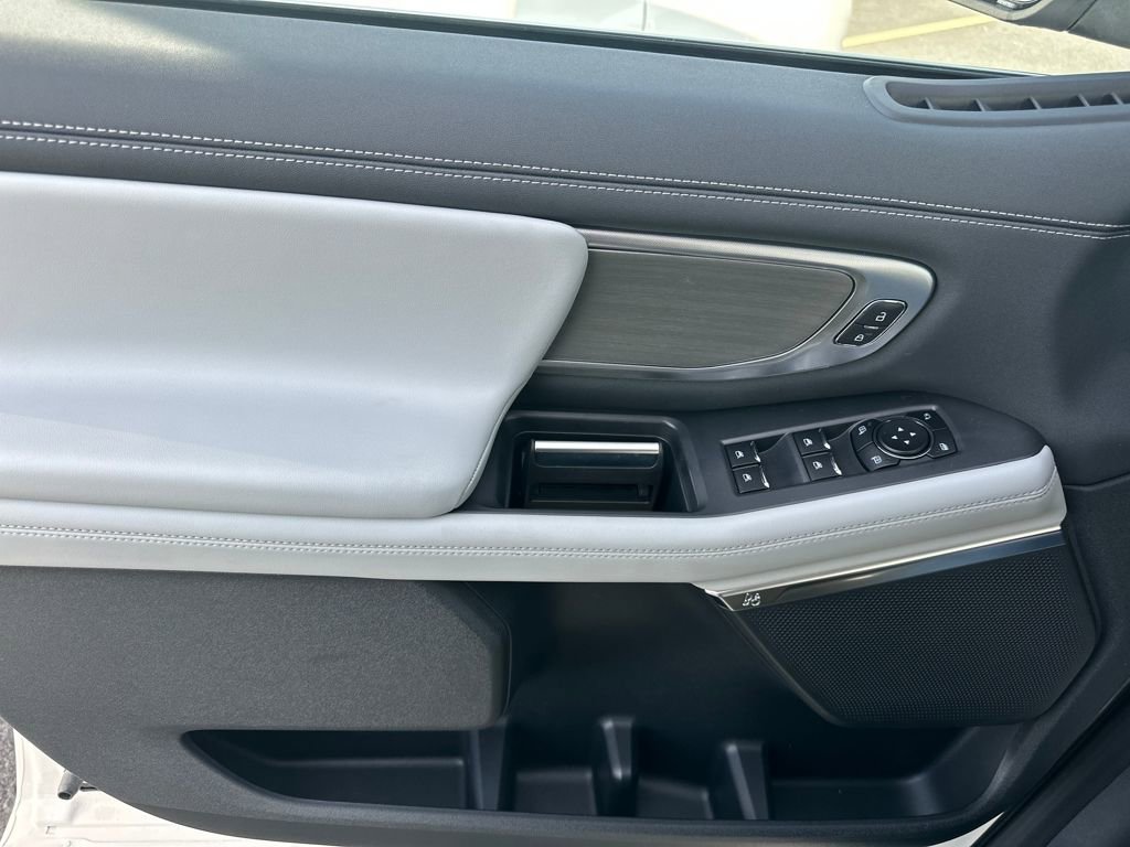 New 2025 Ford Expedition Platinum w/ Driver's Package image 15