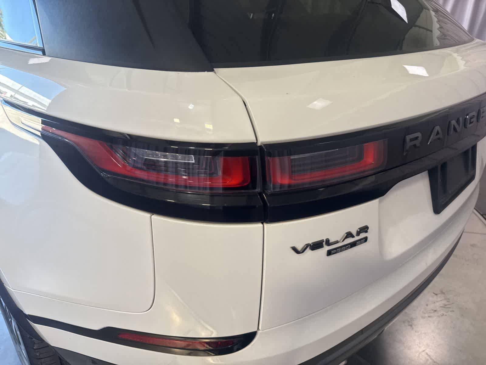 Used 2018 Land Rover Range Rover Velar R-Dynamic SE AWD/4WD image 10