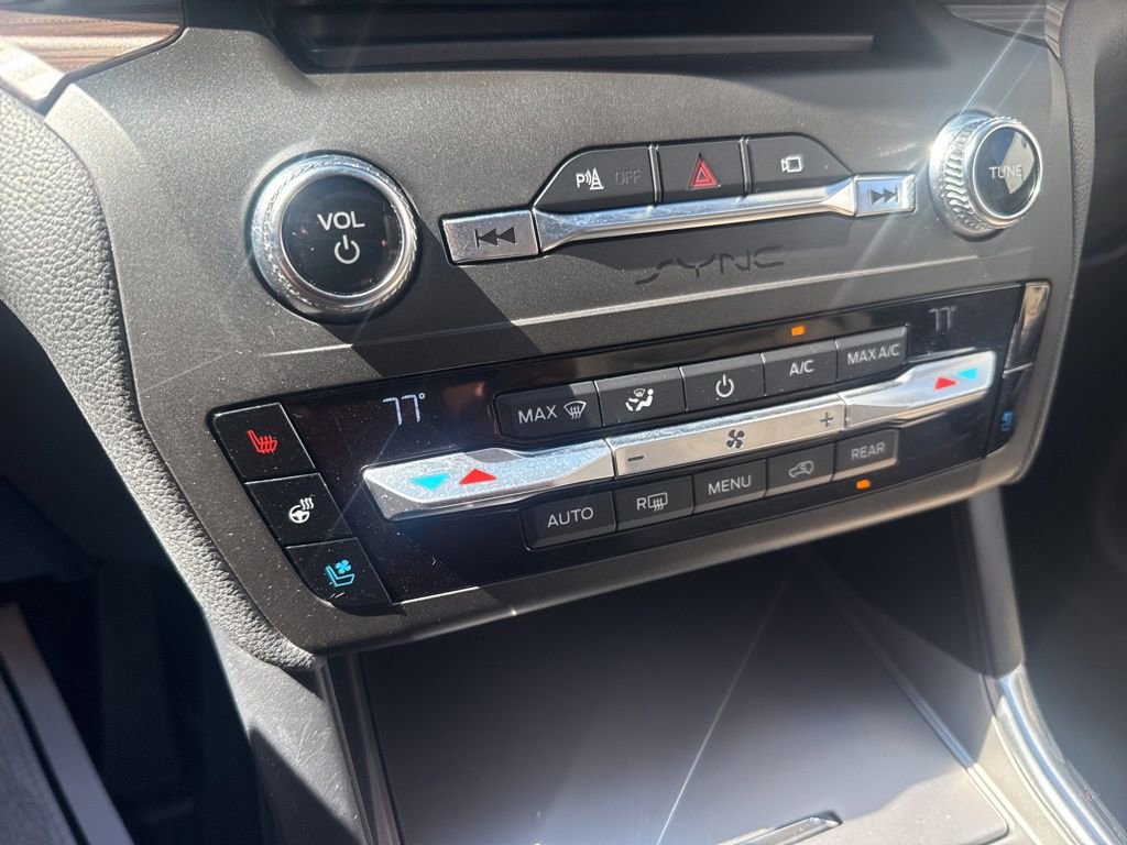 Used 2020 Ford Explorer Limited w/ Class III Trailer Tow Package image 18