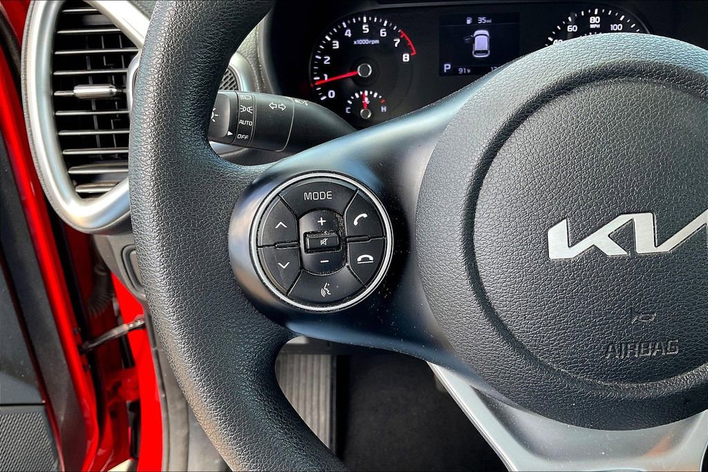 Certified 2022 Kia Soul LX w/ Technology Package image 18