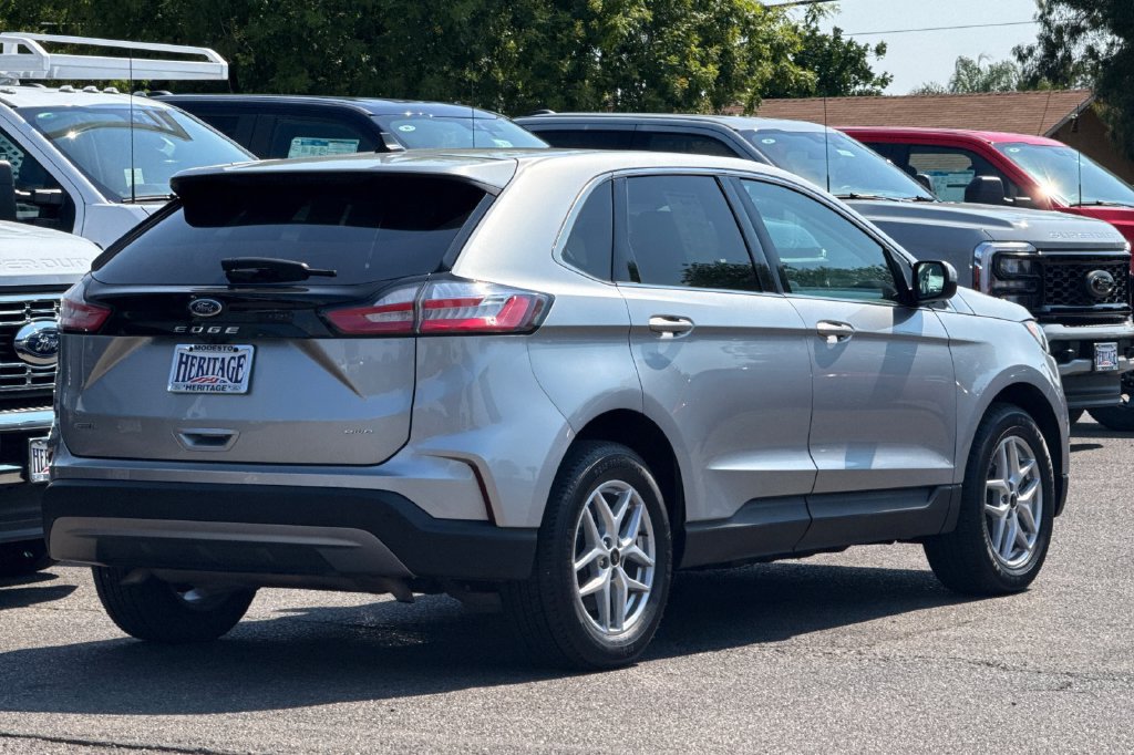 Used 2024 Ford Edge SEL AWD/4WD image 4