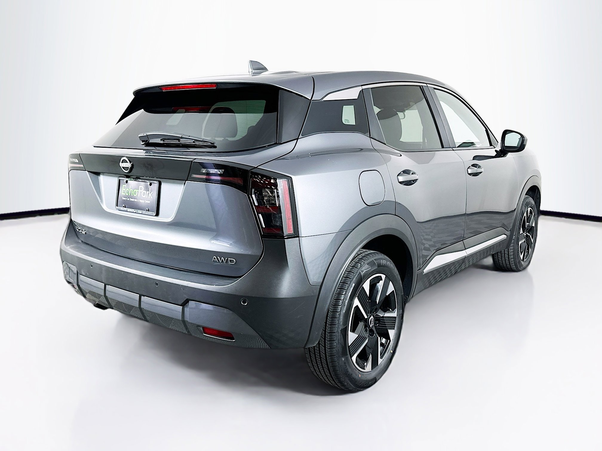 Used 2025 Nissan Kicks SV image 9
