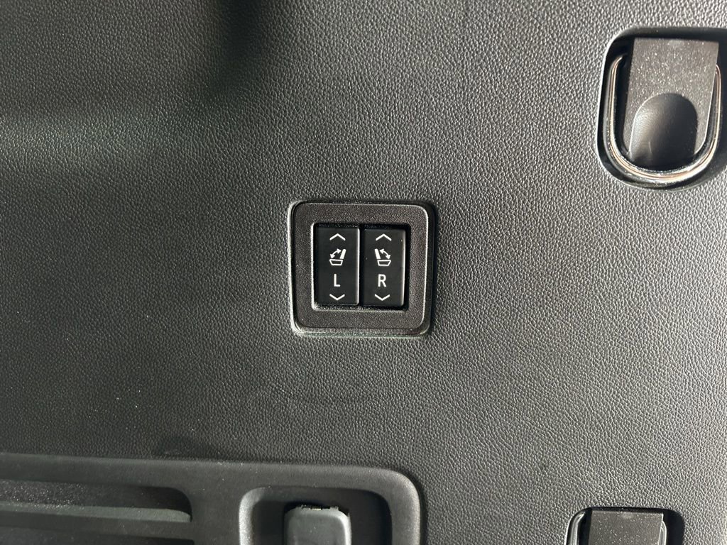 Used 2022 Chevrolet Traverse High Country image 9