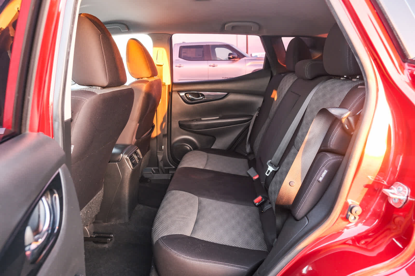 Used 2020 Nissan Rogue Sport SV FWD image 19