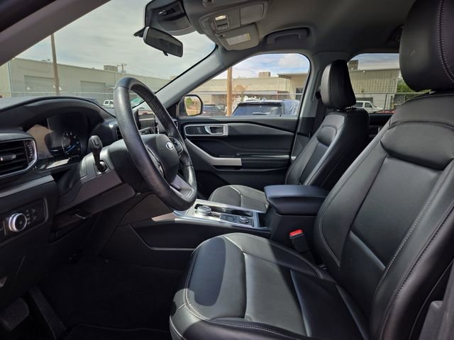 Used 2022 Ford Explorer XLT w/ Equipment Group 202A AWD/4WD image 14