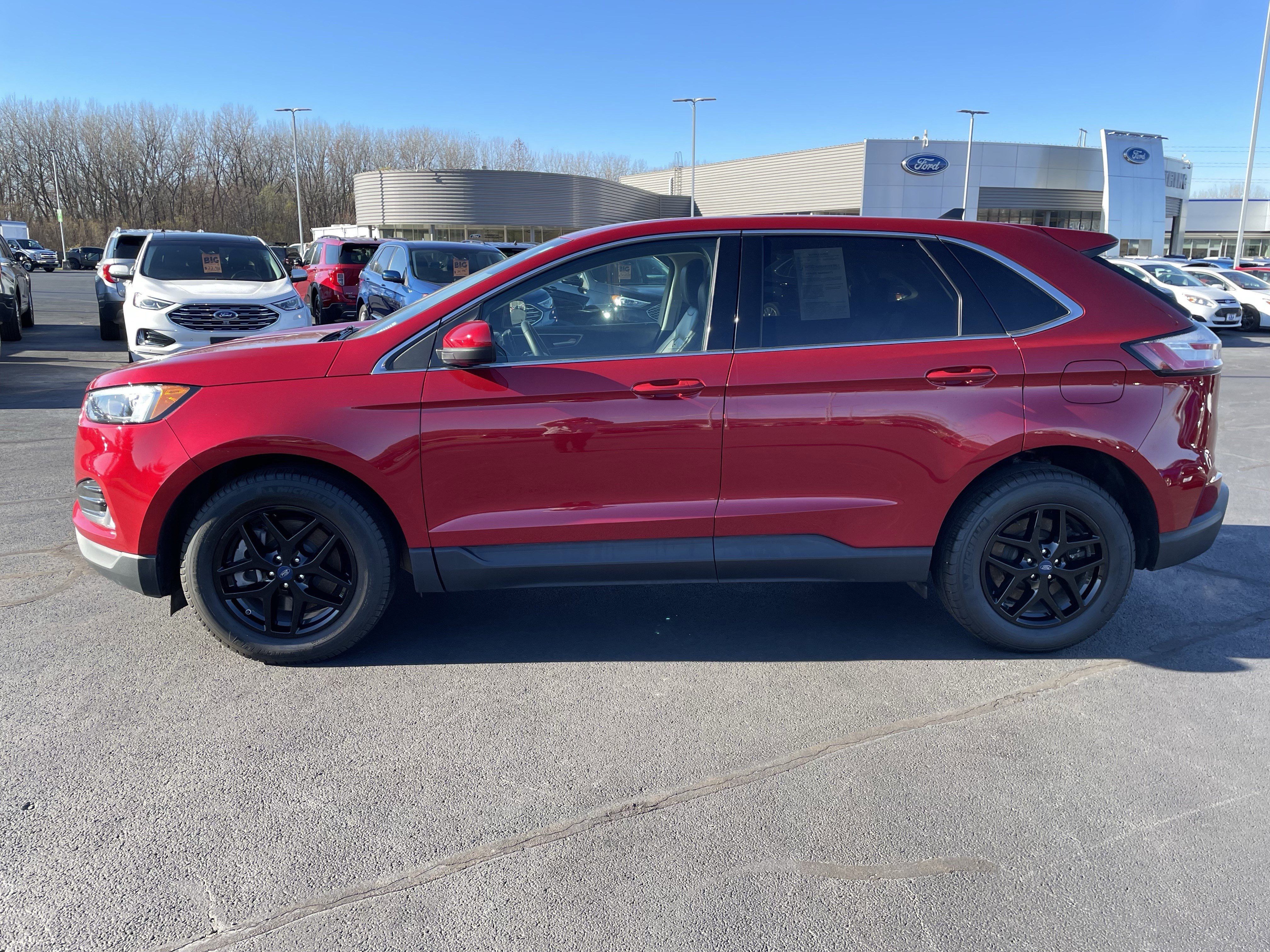 Used 2022 Ford Edge SEL w/ Convenience Package image 2