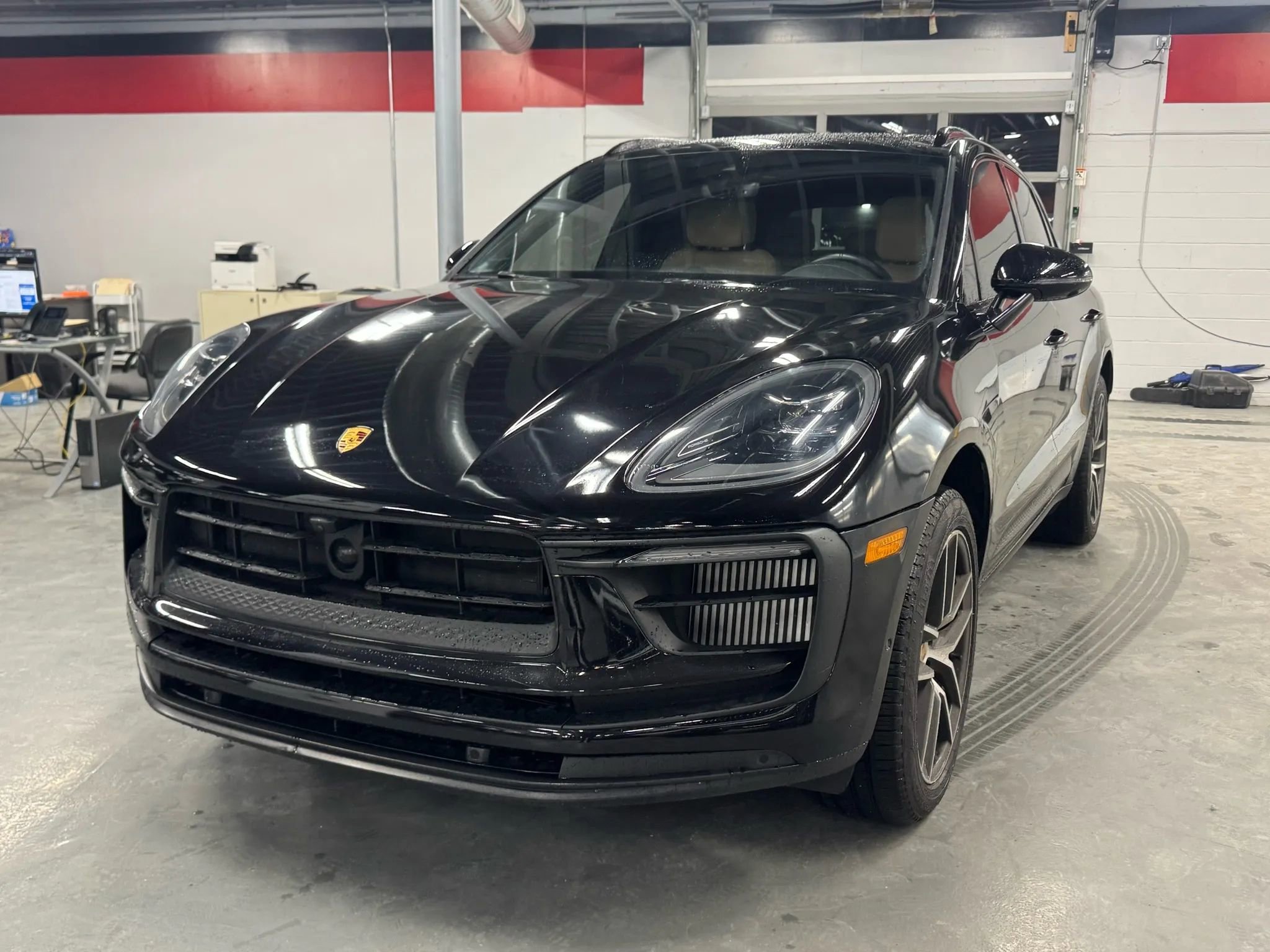 Used 2024 Porsche Macan S w/ Premium Plus Package image 1