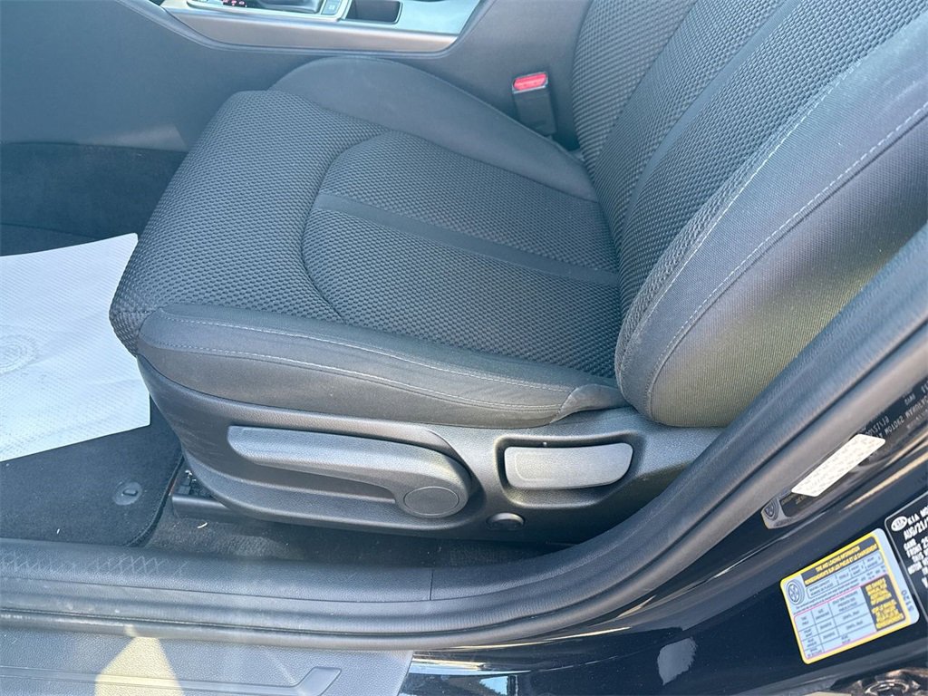 Used 2020 Kia Optima LX image 18