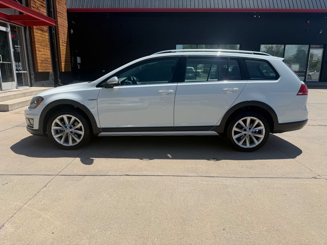 Used 2017 Volkswagen Golf Alltrack S AWD/4WD image 16