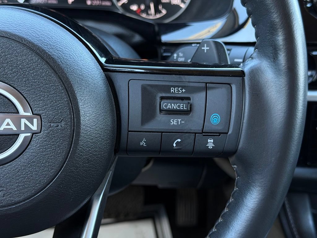 Used 2025 Nissan Pathfinder SL AWD/4WD image 25