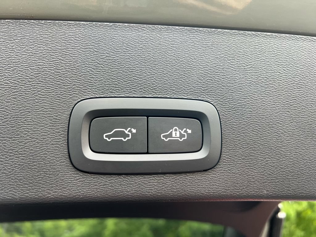 Certified 2023 Volvo XC40 Recharge Plus w/ Protection Package Premier AWD/4WD image 27