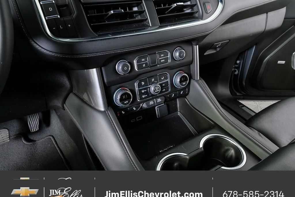 Certified 2024 Chevrolet Suburban LT RWD image 18