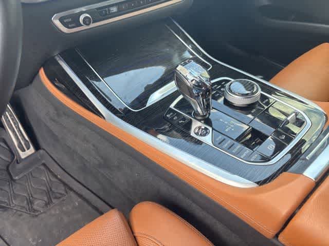 Used 2022 BMW X7 xDrive40i w/ M Sport Package AWD/4WD image 17