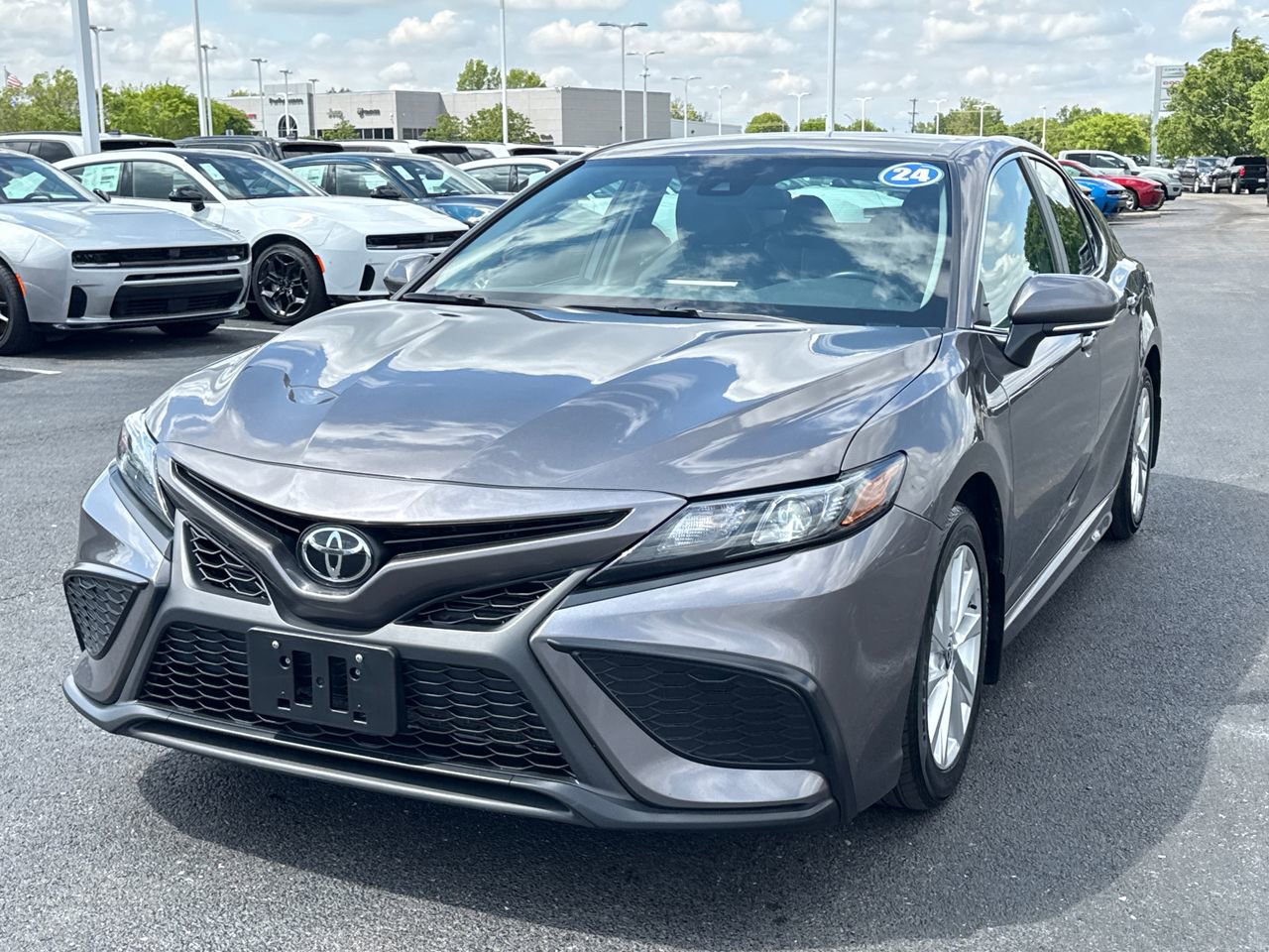 Used 2024 Toyota Camry SE FWD image 7