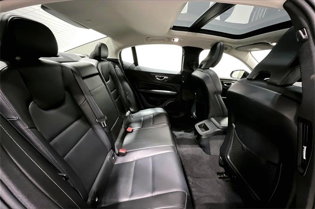 Used 2019 Volvo S60 T5 Momentum w/ Premium Package image 28