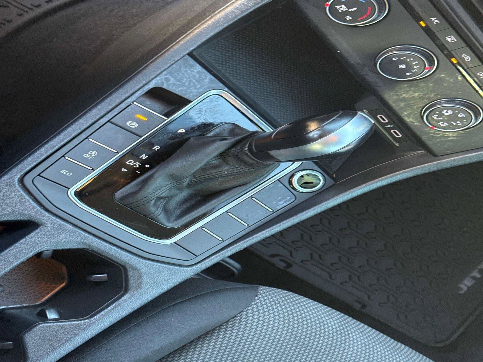 Used 2021 Volkswagen Jetta S w/ Driver Assistance Package image 24