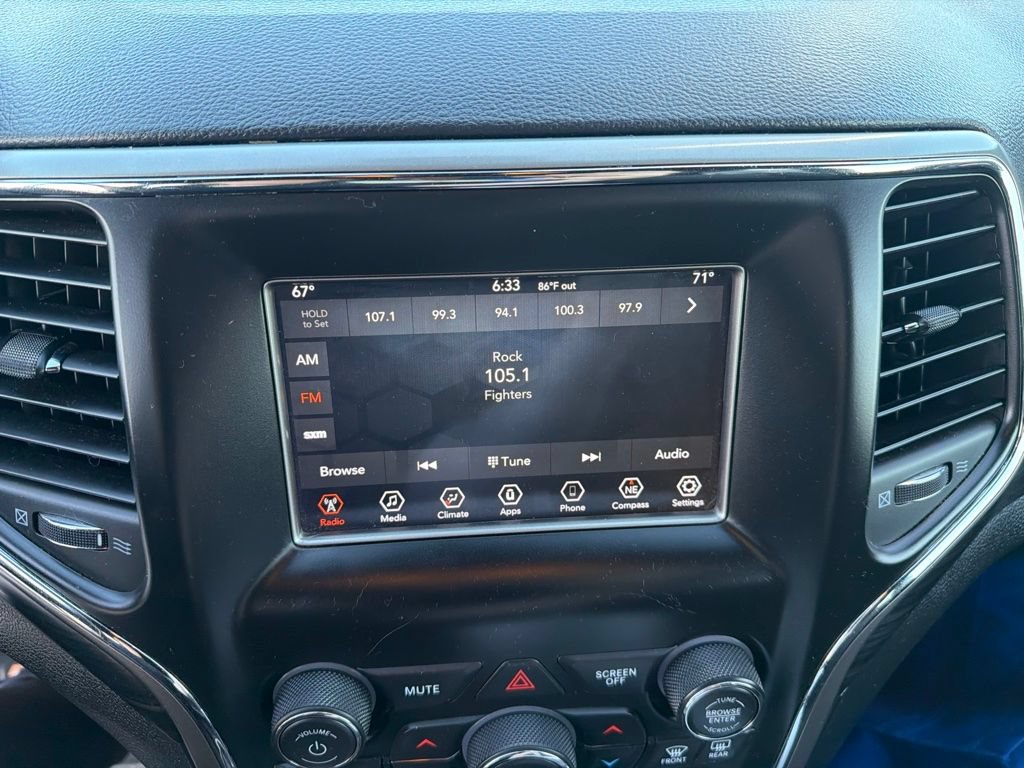 Used 2019 Jeep Grand Cherokee Laredo AWD/4WD image 13