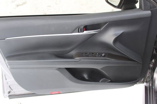 Used 2023 Toyota Camry SE image 7