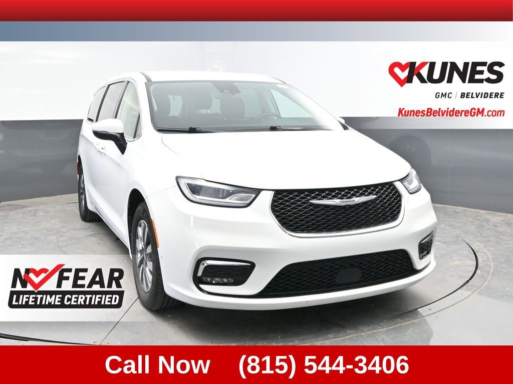 Used 2023 Chrysler Pacifica Touring-L FWD image 1
