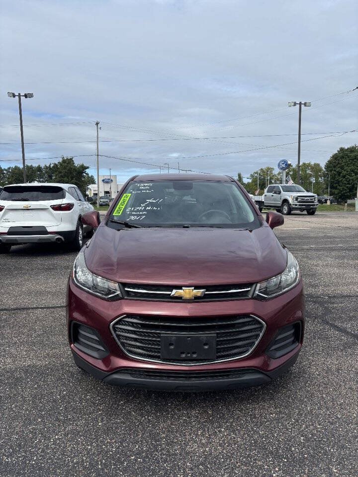 Used 2017 Chevrolet Trax LS w/ Fleet Convenience Package AWD/4WD image 3