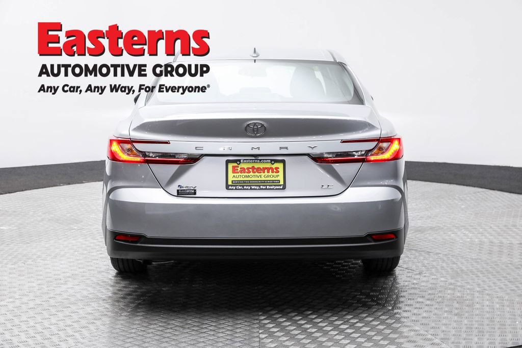Used 2025 Toyota Camry LE image 6