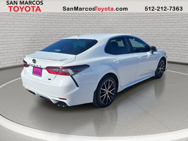 Used 2024 Toyota Camry SE image 5
