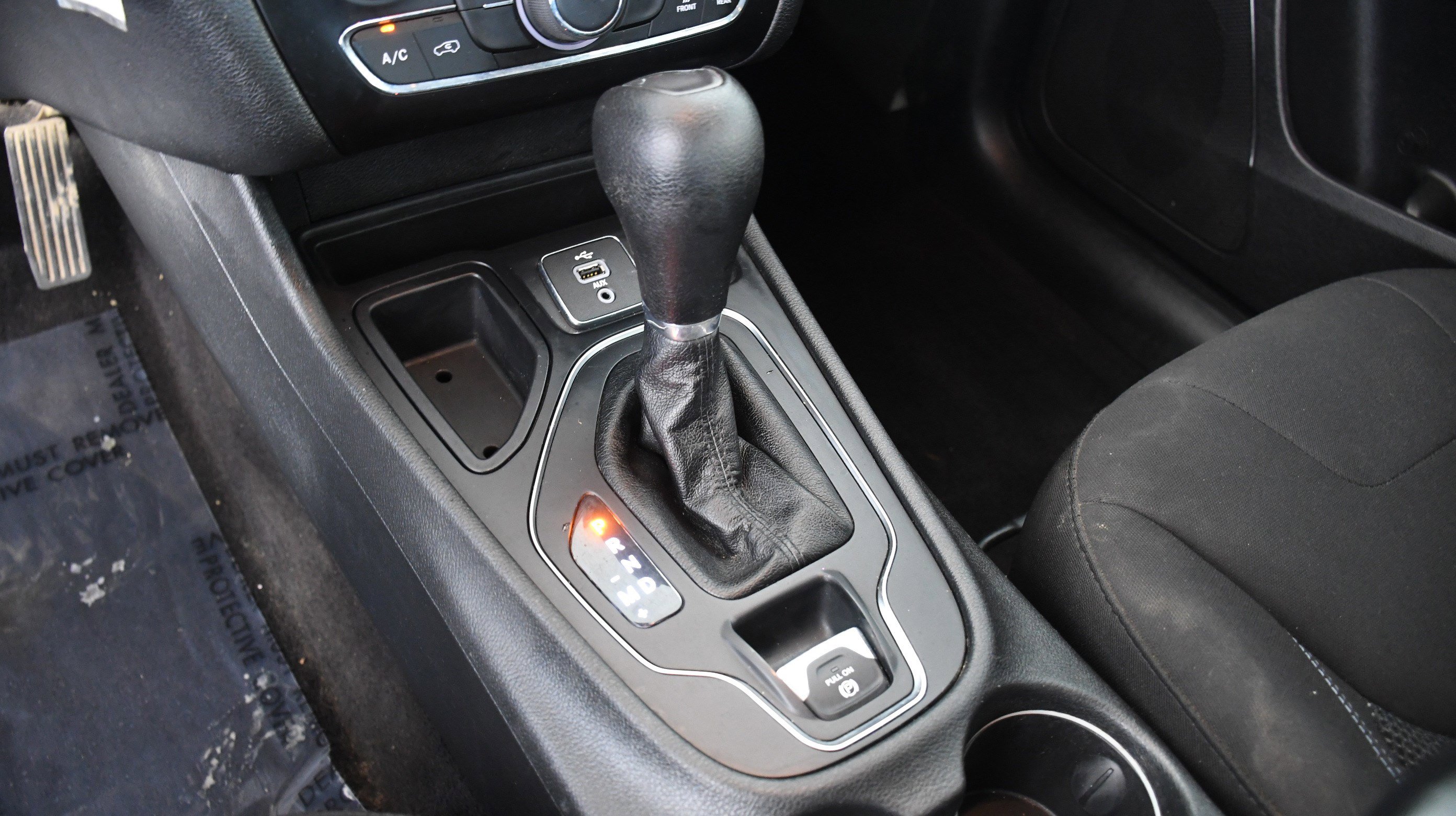 Used 2019 Jeep Cherokee Latitude w/ Popular Appearance Group image 17