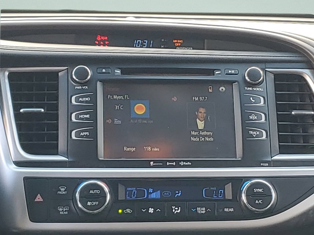 Used 2018 Toyota Highlander Plus FWD image 14