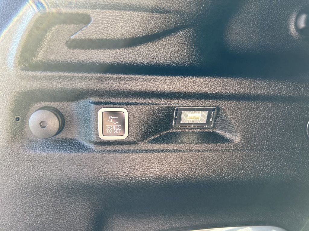 Used 2025 Jeep Grand Cherokee L Limited w/ Black Appearance Package image 49