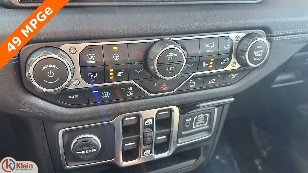 Used 2025 Jeep Wrangler Unlimited Sahara w/ Safety Group image 23