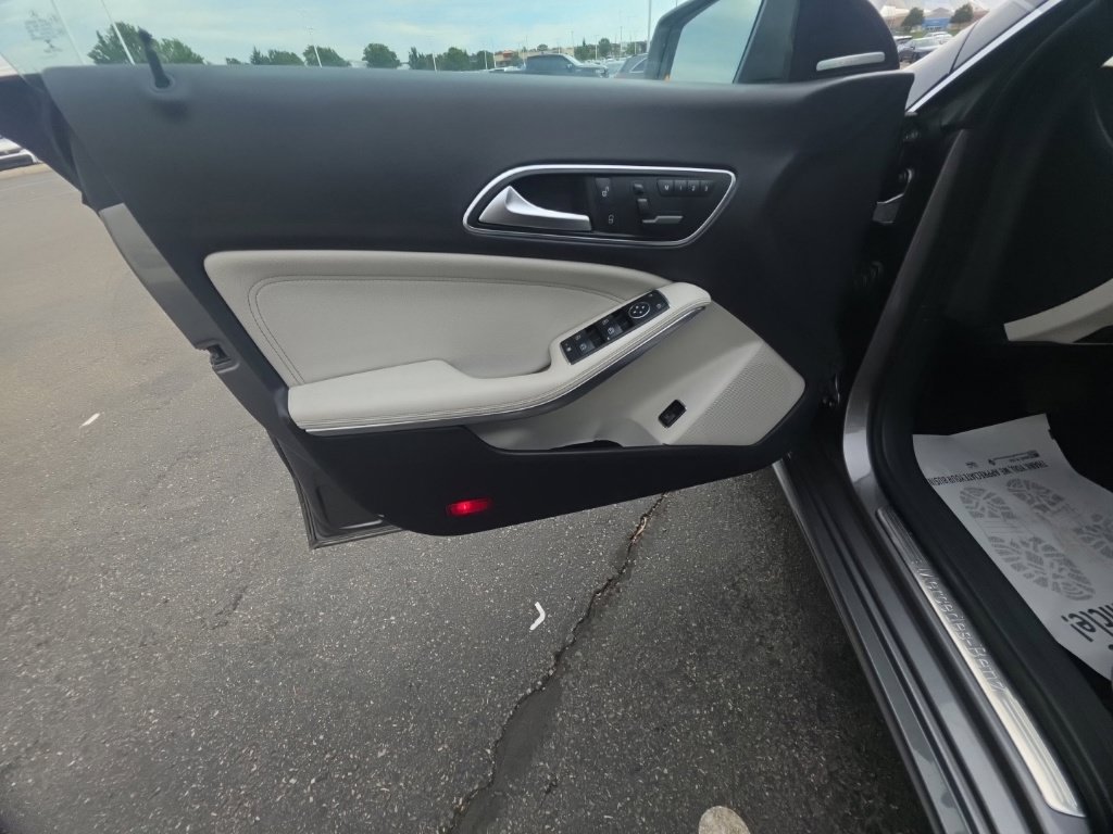 Used 2014 Mercedes-Benz CLA 250 4MATIC image 12