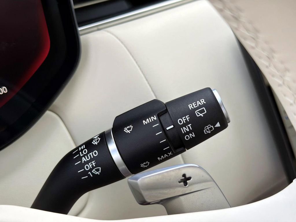 New 2026 Land Rover Range Rover SE image 27