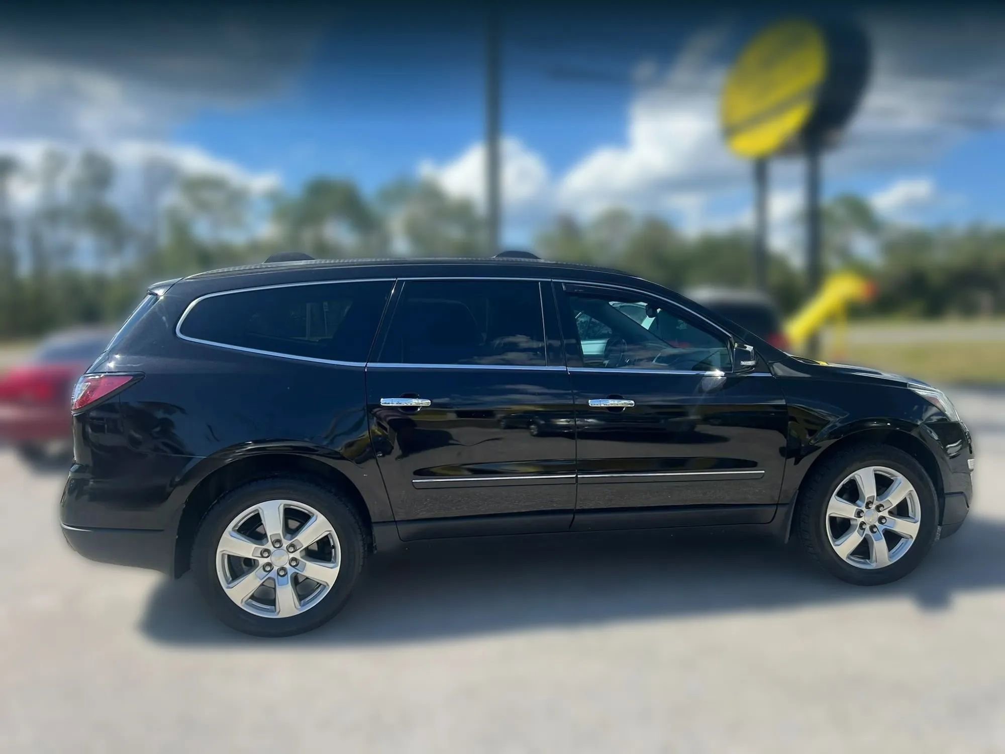 Used 2016 Chevrolet Traverse LTZ FWD image 9