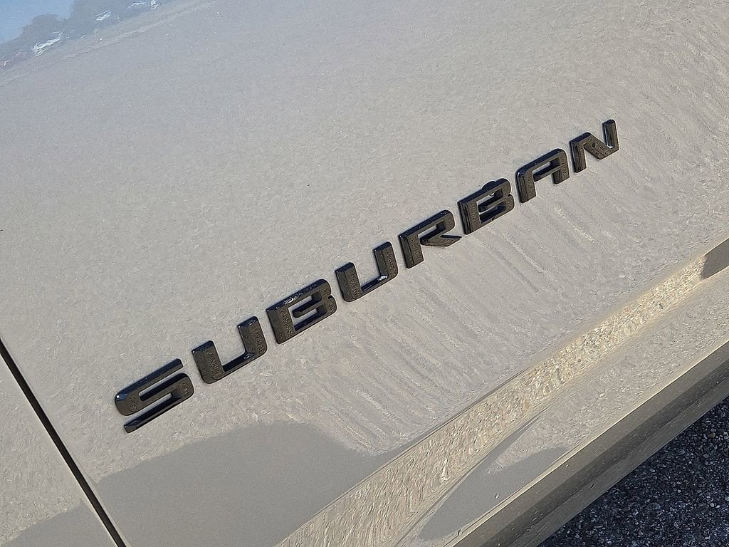 Used 2025 Chevrolet Suburban Z71 AWD/4WD image 12