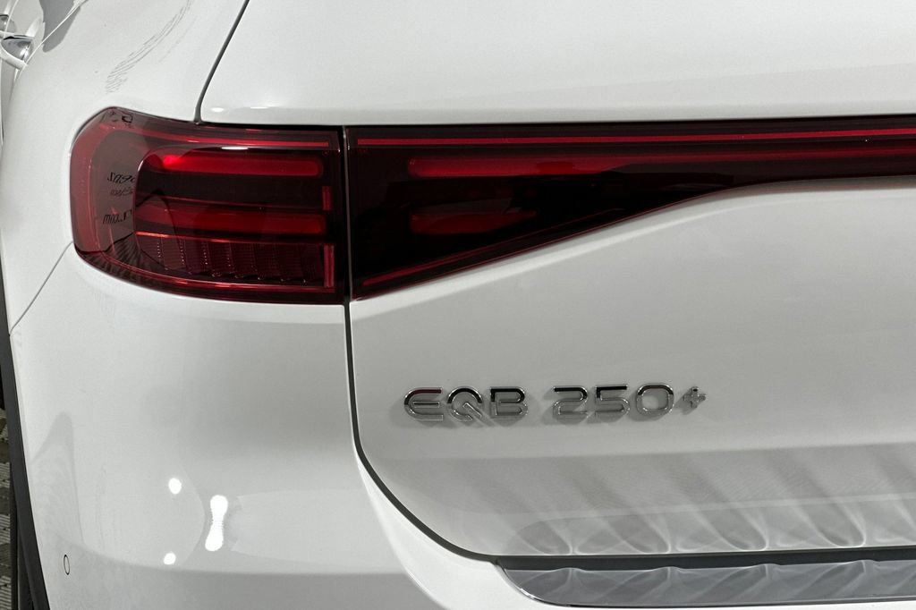 Certified 2025 Mercedes-Benz EQB 250+ image 35
