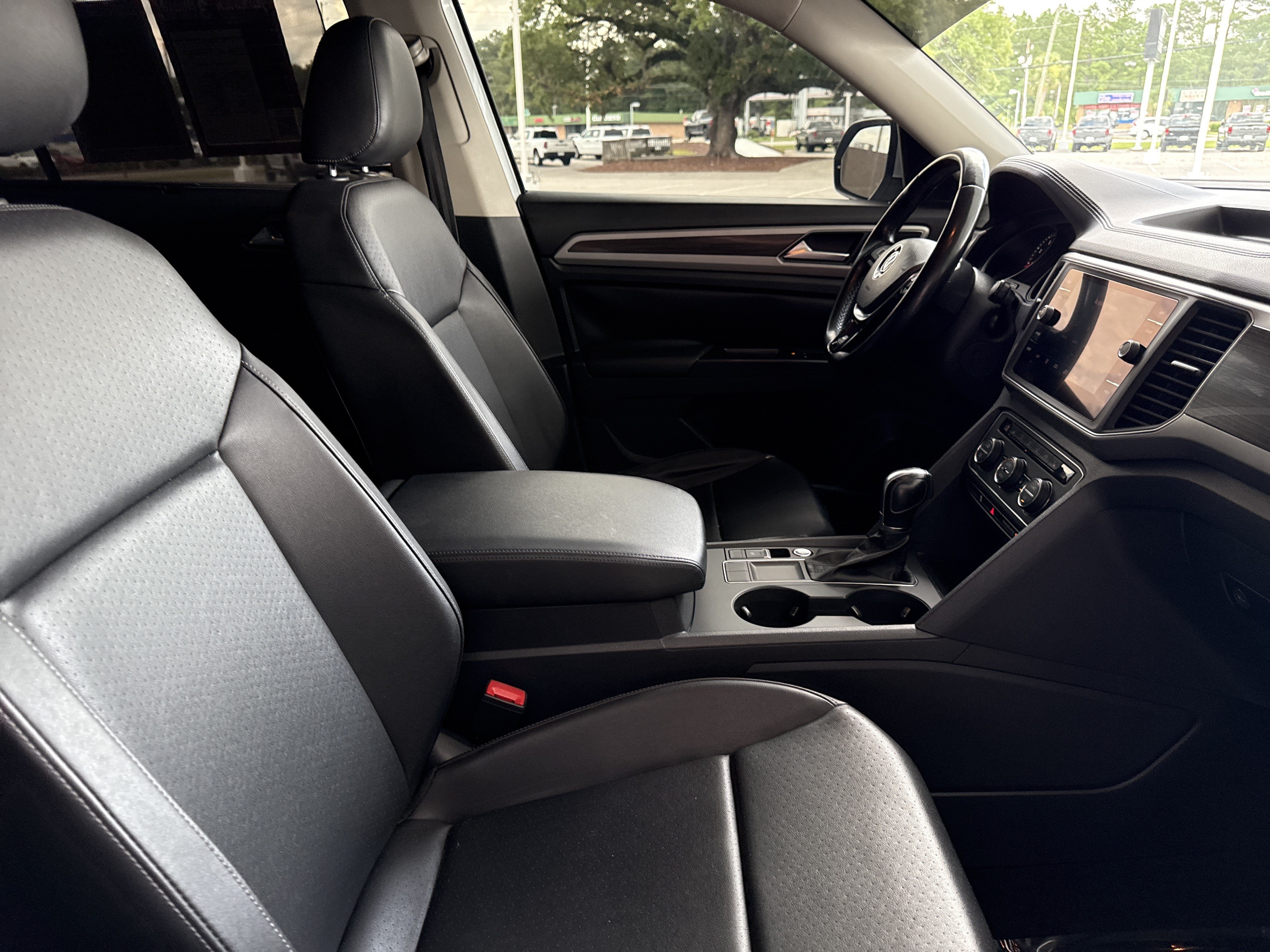 Used 2018 Volkswagen Atlas SE w/ R-Line Package FWD image 31