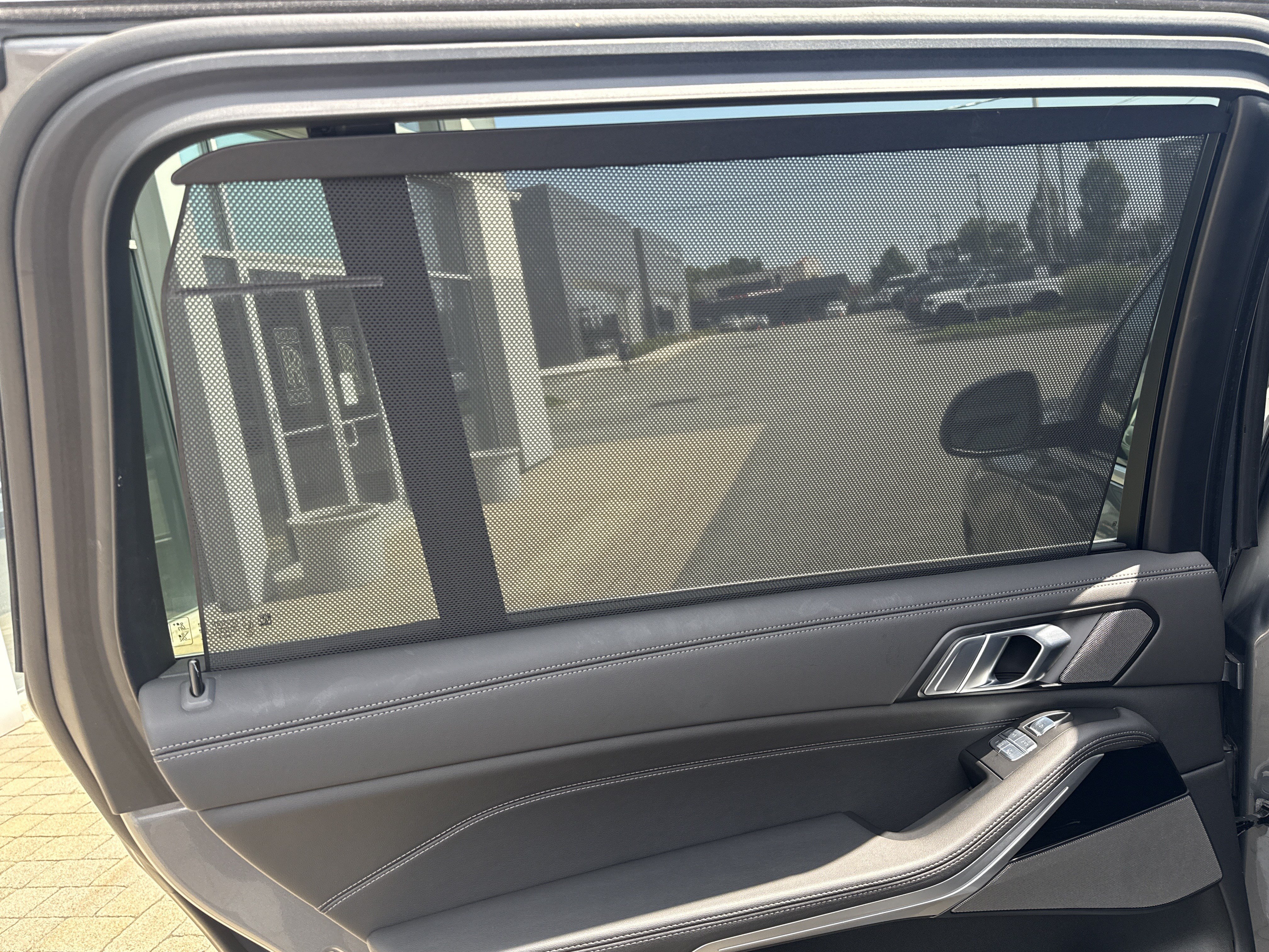 Used 2024 BMW X7 xDrive40i w/ Premium Package AWD/4WD image 40