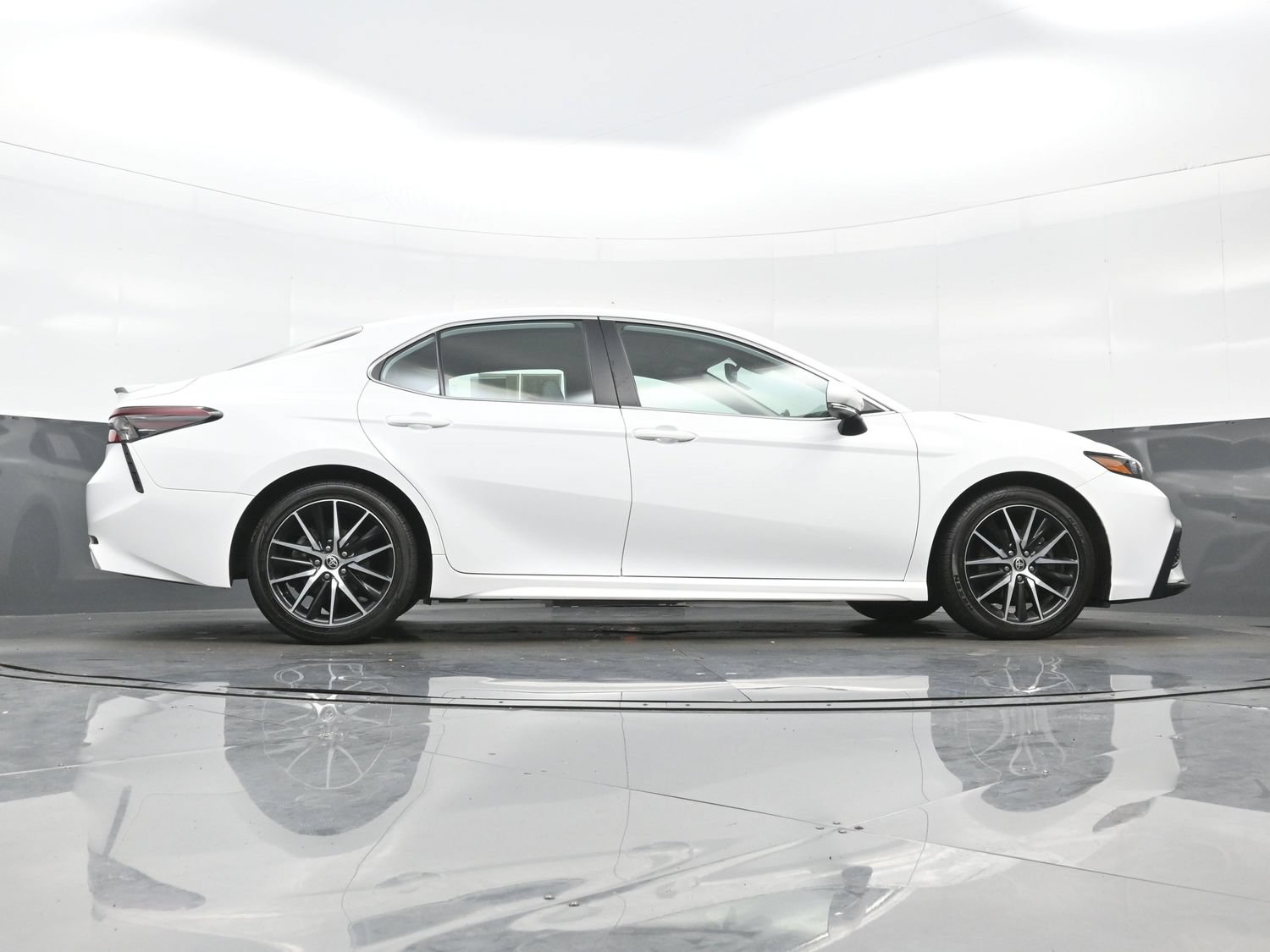 Used 2024 Toyota Camry SE w/ Audio Upgrade Package FWD image 35