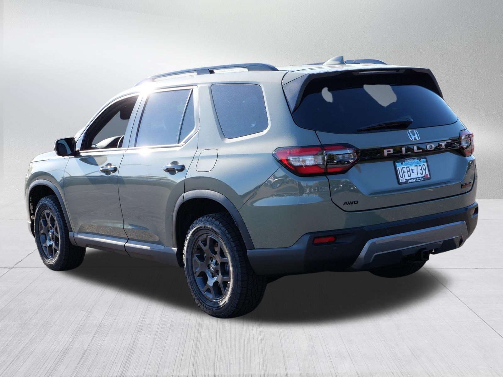 Certified 2026 Honda Pilot TrailSport image 5