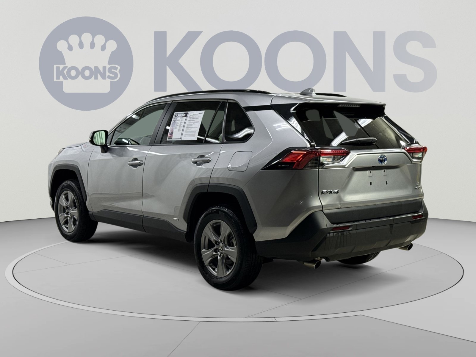 Used 2024 Toyota RAV4 LE AWD/4WD image 18